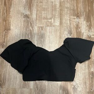 Black short sleeve crop top